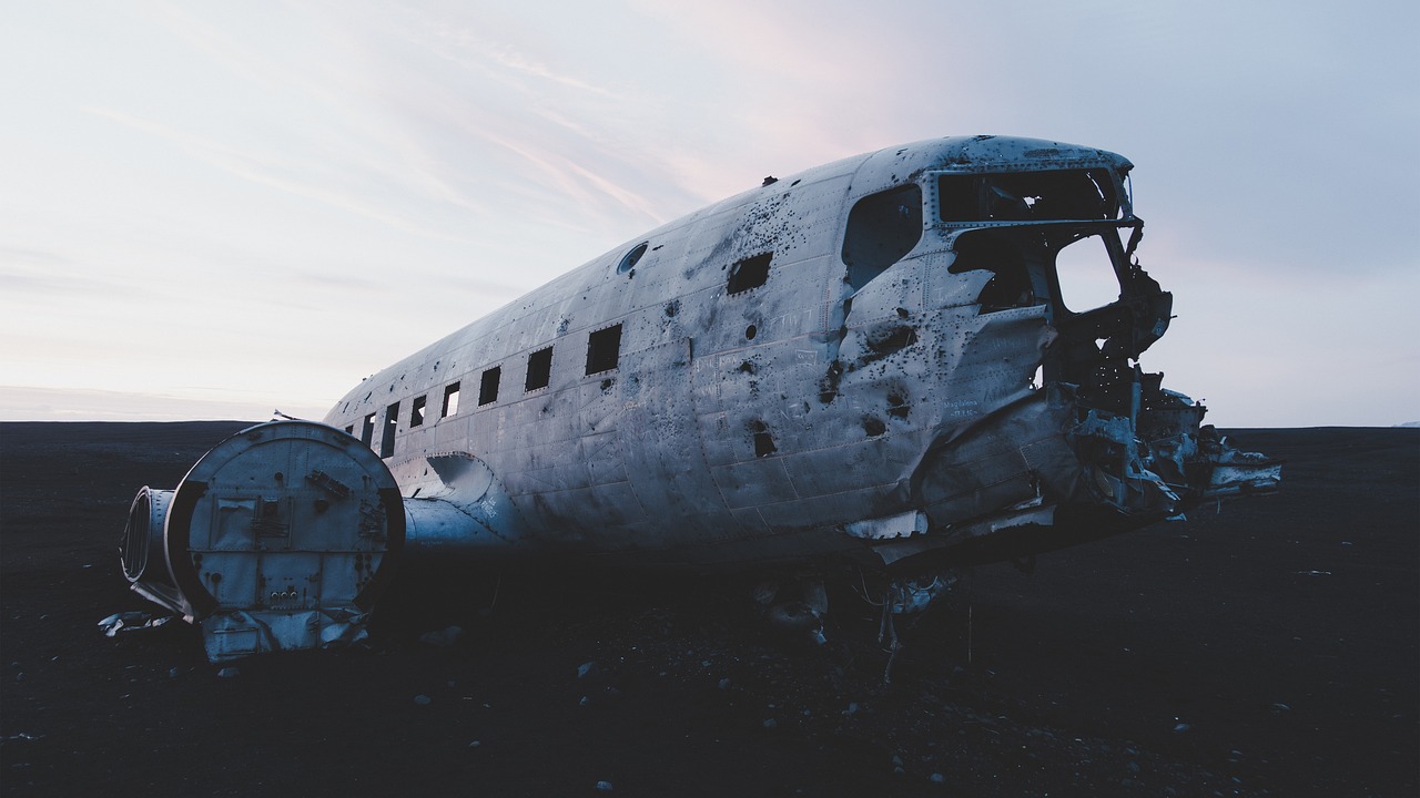 最新飞机空难视频，探索航空事故的真实记录与震撼瞬间