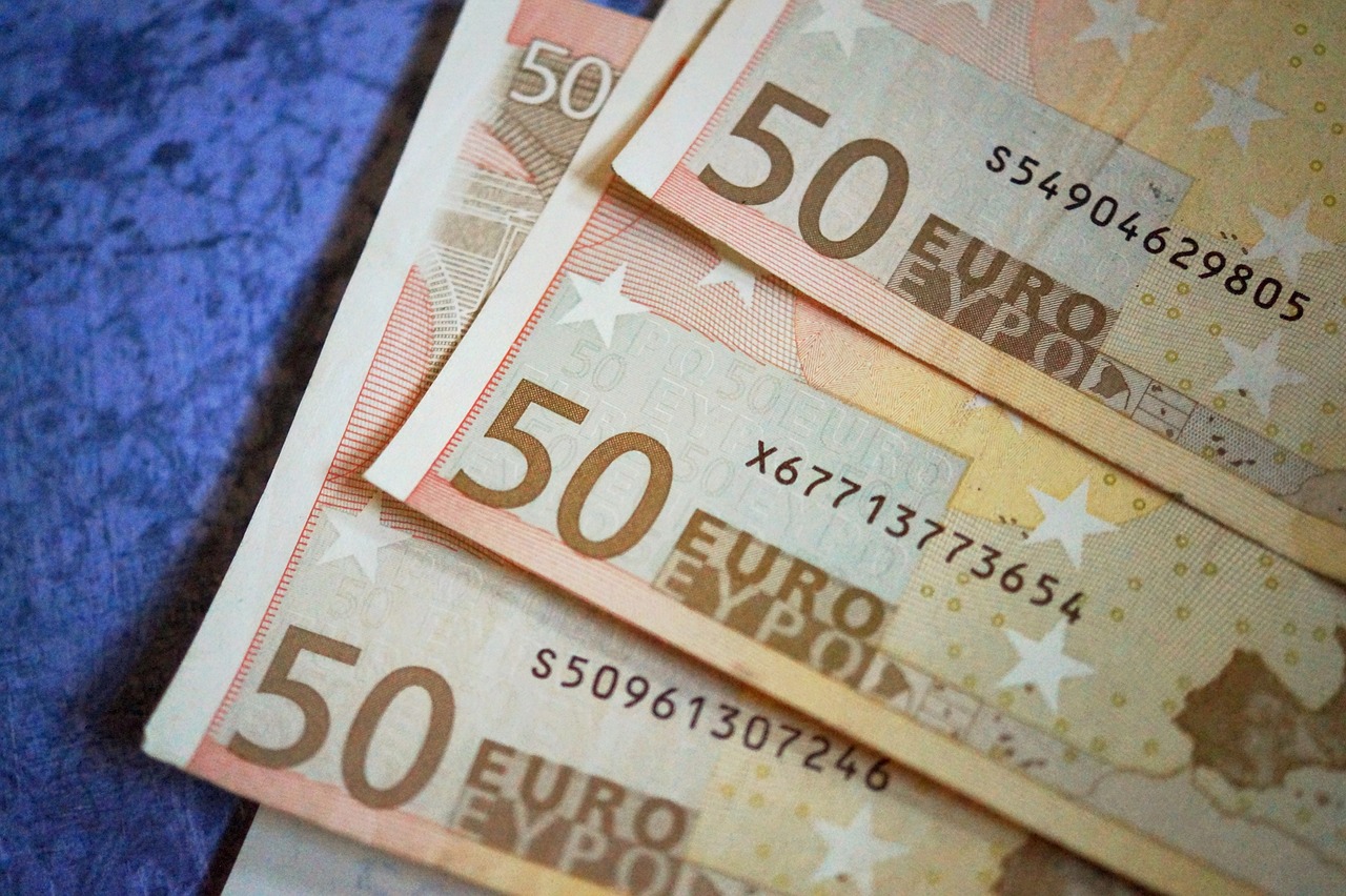 易基50基金今日最新净值报告查询——最新净值公布及报告分析